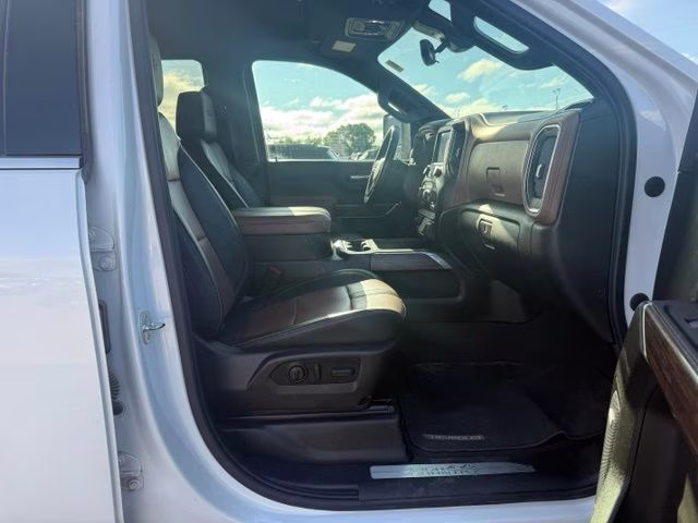 2023 White Chevrolet Silverado 3500HD High Country 4X4 Truck