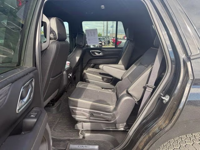 2023 Black GMC Yukon SLT 4X4 SUV