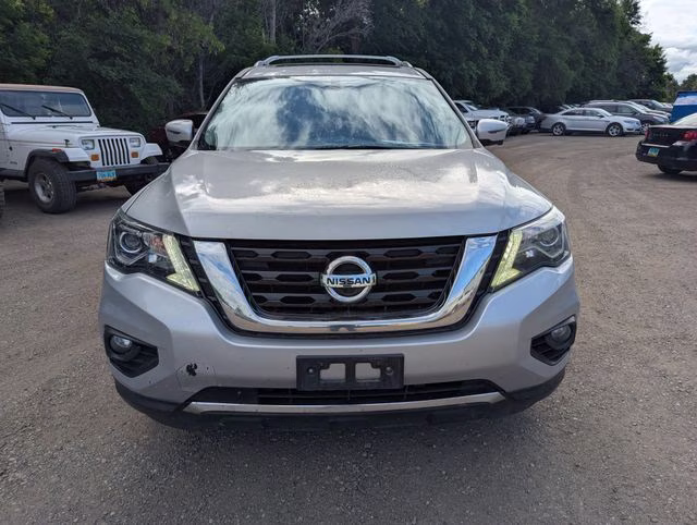 2018 Brilliant Silver Metallic Nissan Pathfinder SL 4X4 SUV