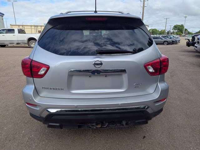 2018 Brilliant Silver Metallic Nissan Pathfinder SL 4X4 SUV