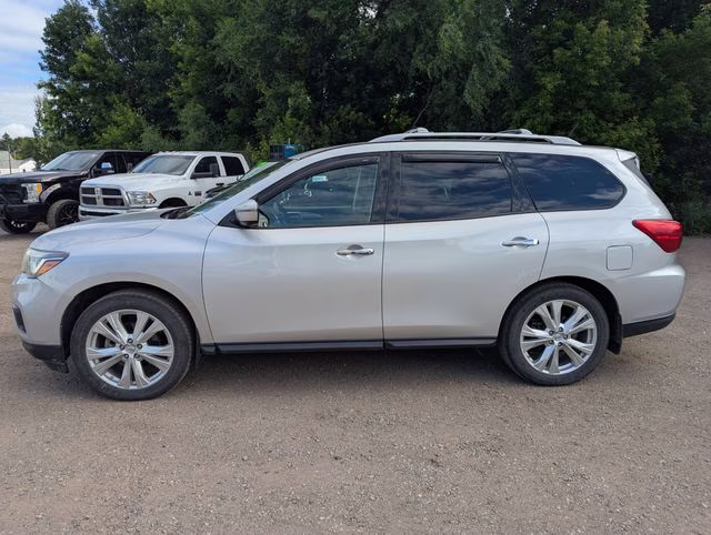 2018 Brilliant Silver Metallic Nissan Pathfinder SL 4X4 SUV