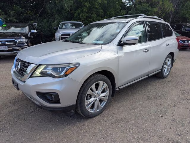2018 Brilliant Silver Metallic Nissan Pathfinder SL 4X4 SUV