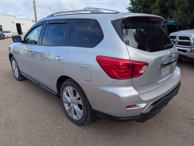 2018 Brilliant Silver Metallic Nissan Pathfinder SL 4X4 SUV