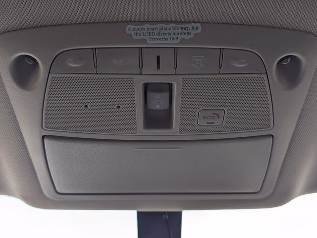 2018 Brilliant Silver Metallic Nissan Pathfinder SL 4X4 SUV