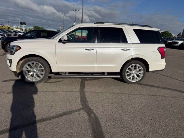 2018 White Platinum Metallic Tri-Coat Ford Expedition Limited 4X4 SUV