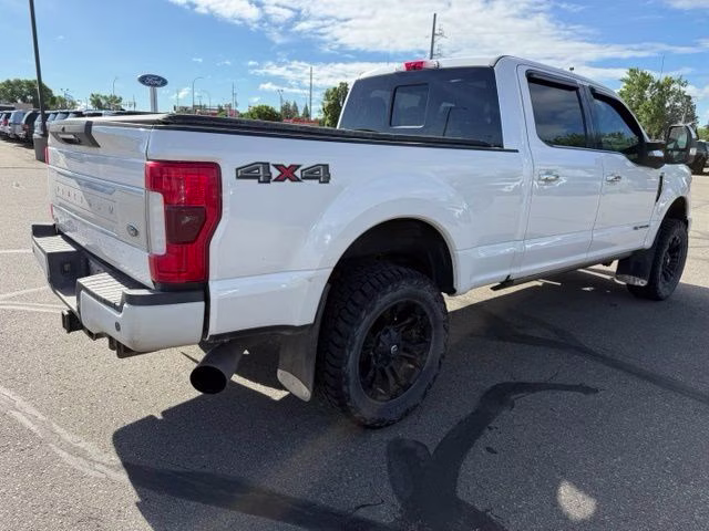 2017 White Platinum Metallic Tri-Coat Ford Super Duty F-350 SRW Platinum 4X4 Truck
