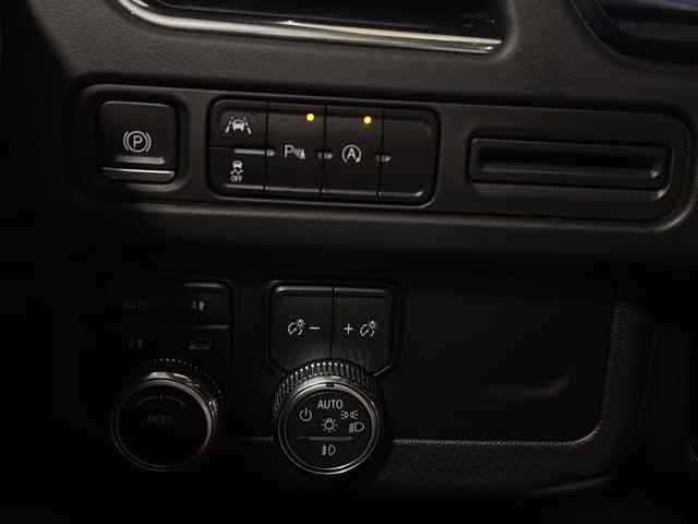2023 Onyx Black GMC Yukon SLT 4X4 SUV