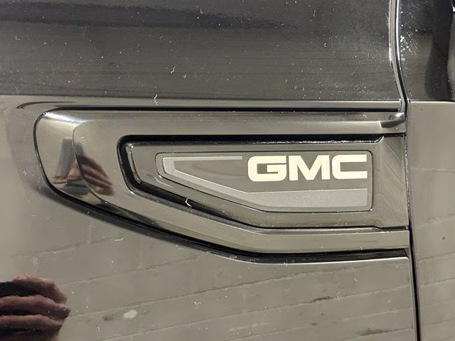 2023 Onyx Black GMC Yukon SLT 4X4 SUV