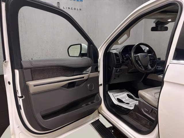 2018 White Platinum Metallic Tri-Coat Ford Expedition Limited 4X4 SUV