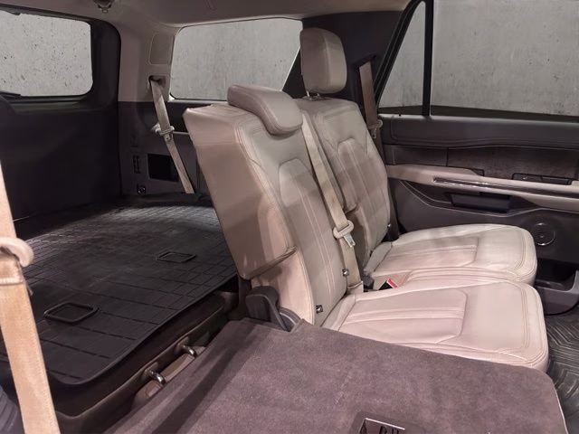 2018 White Platinum Metallic Tri-Coat Ford Expedition Limited 4X4 SUV