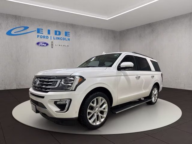 2018 White Platinum Metallic Tri-Coat Ford Expedition Limited 4X4 SUV