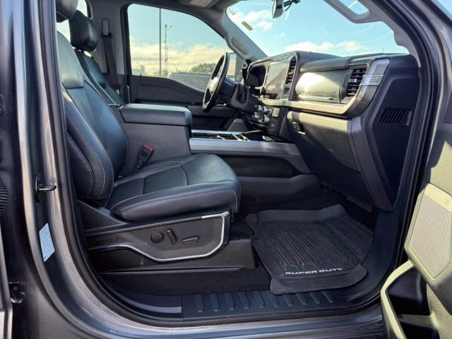 2024 Carbonized Gray Metallic Ford Super Duty F-250 SRW Lariat 4X4 Truck