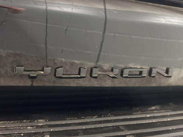2023 Onyx Black GMC Yukon SLT 4X4 SUV