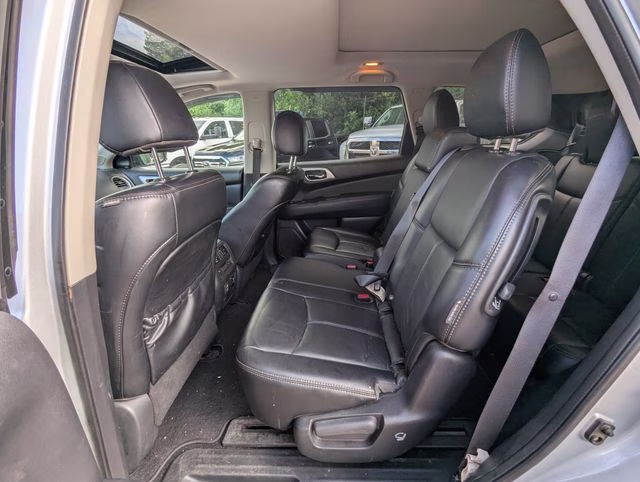 2018 Brilliant Silver Metallic Nissan Pathfinder SL 4X4 SUV