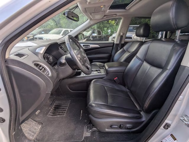2018 Brilliant Silver Metallic Nissan Pathfinder SL 4X4 SUV