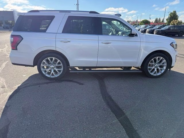 2018 White Platinum Metallic Tri-Coat Ford Expedition Limited 4X4 SUV