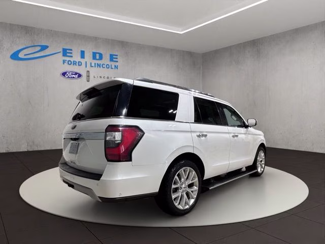2018 White Platinum Metallic Tri-Coat Ford Expedition Limited 4X4 SUV
