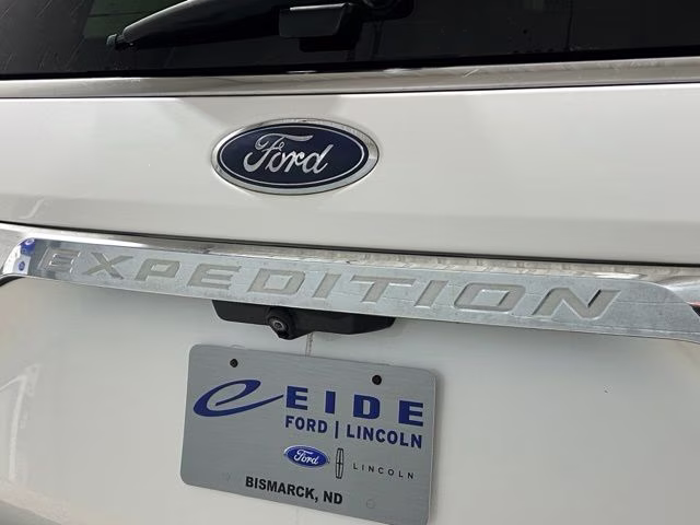 2018 White Platinum Metallic Tri-Coat Ford Expedition Limited 4X4 SUV