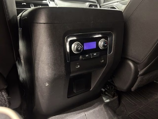 2023 Onyx Black GMC Yukon SLT 4X4 SUV