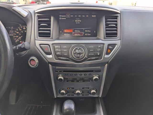 2018 Brilliant Silver Metallic Nissan Pathfinder SL 4X4 SUV