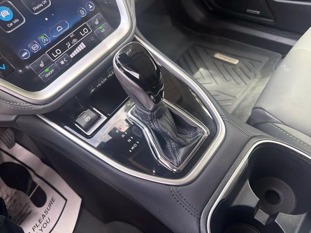 2024 Ice Silver Metallic Subaru Outback Onyx Edition AWD SUV