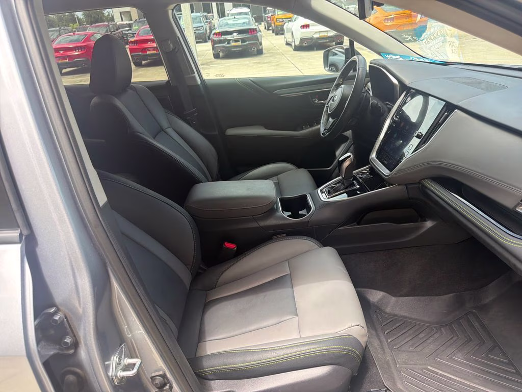2024 Ice Silver Metallic Subaru Outback Onyx Edition AWD SUV