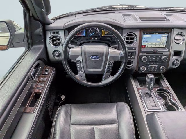 2017 White Gold Ford Expedition Platinum RWD SUV