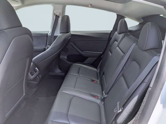 2022 Pearl White Multi-Coat Tesla Model Y Long Range AWD SUV