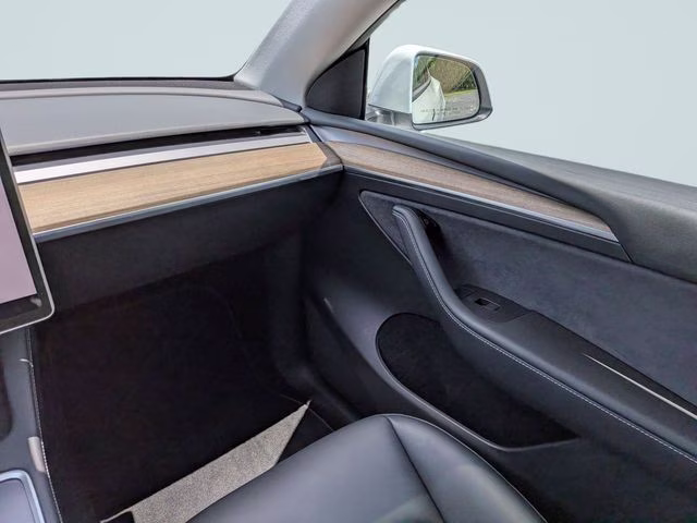2022 Pearl White Multi-Coat Tesla Model Y Long Range AWD SUV