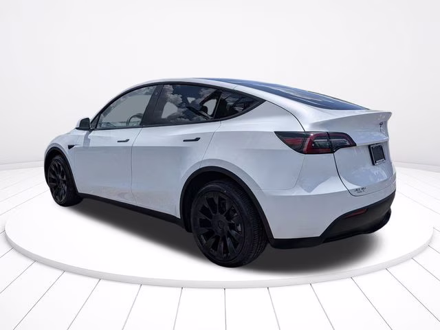 2022 Pearl White Multi-Coat Tesla Model Y Long Range AWD SUV
