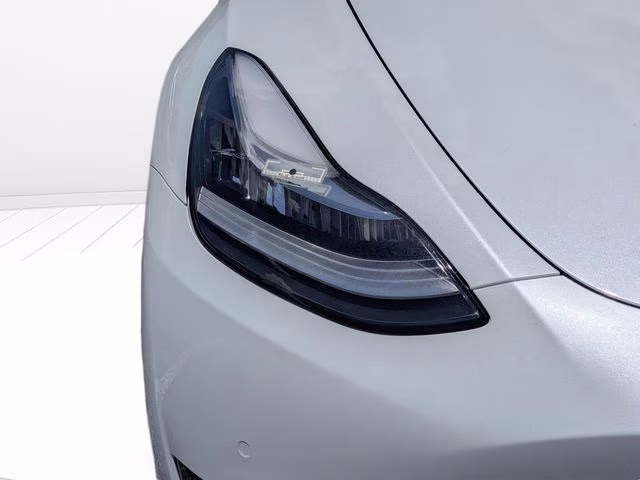 2022 Pearl White Multi-Coat Tesla Model Y Long Range AWD SUV