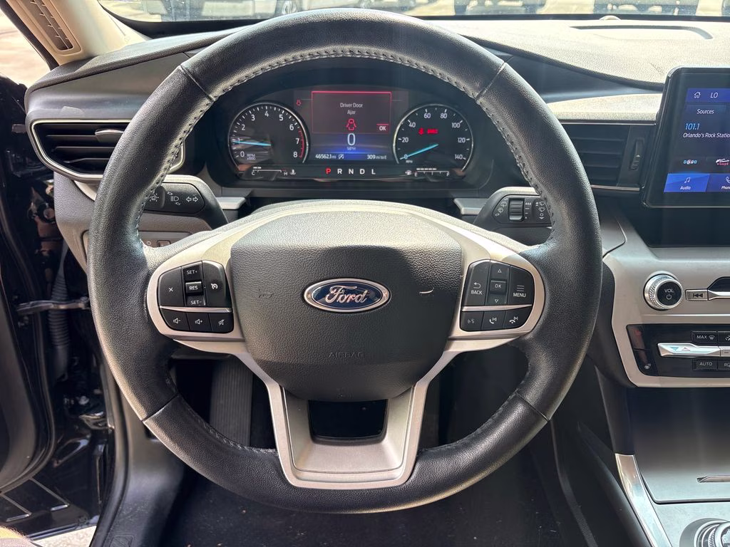 2024 Black Metallic Ford Explorer XLT RWD SUV