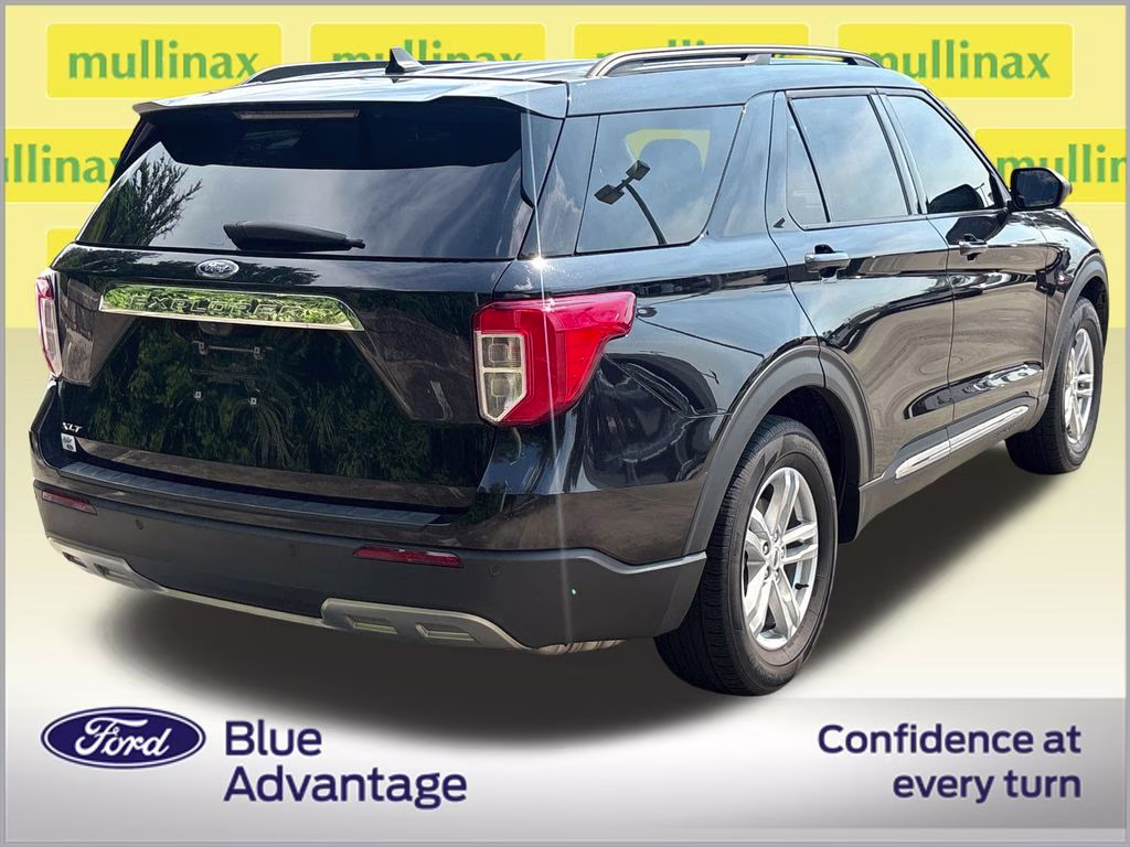 2024 Black Metallic Ford Explorer XLT RWD SUV