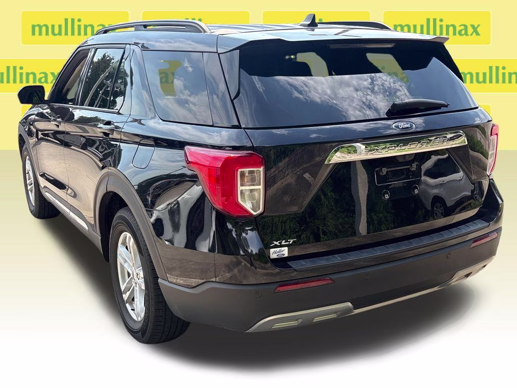 2024 Black Metallic Ford Explorer XLT RWD SUV