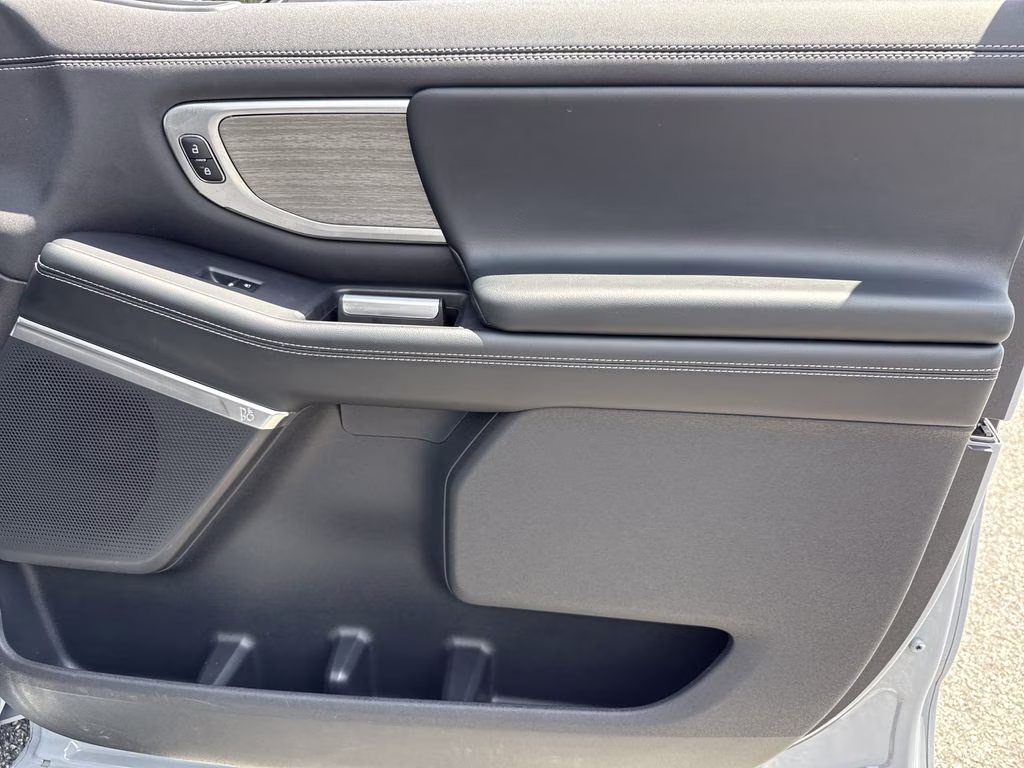 2025 Glacier Gray Metallic TriCoat Ford Expedition Platinum 4X4 SUV