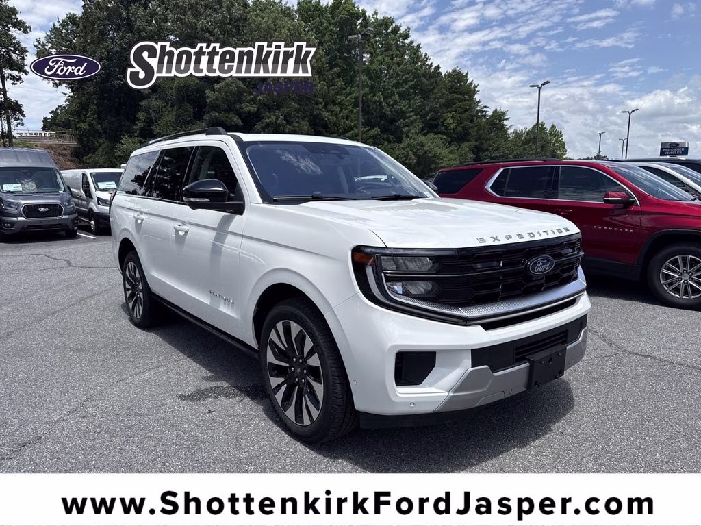 2025 Star White Metallic Tri-Coat Ford Expedition Platinum 4X4 SUV