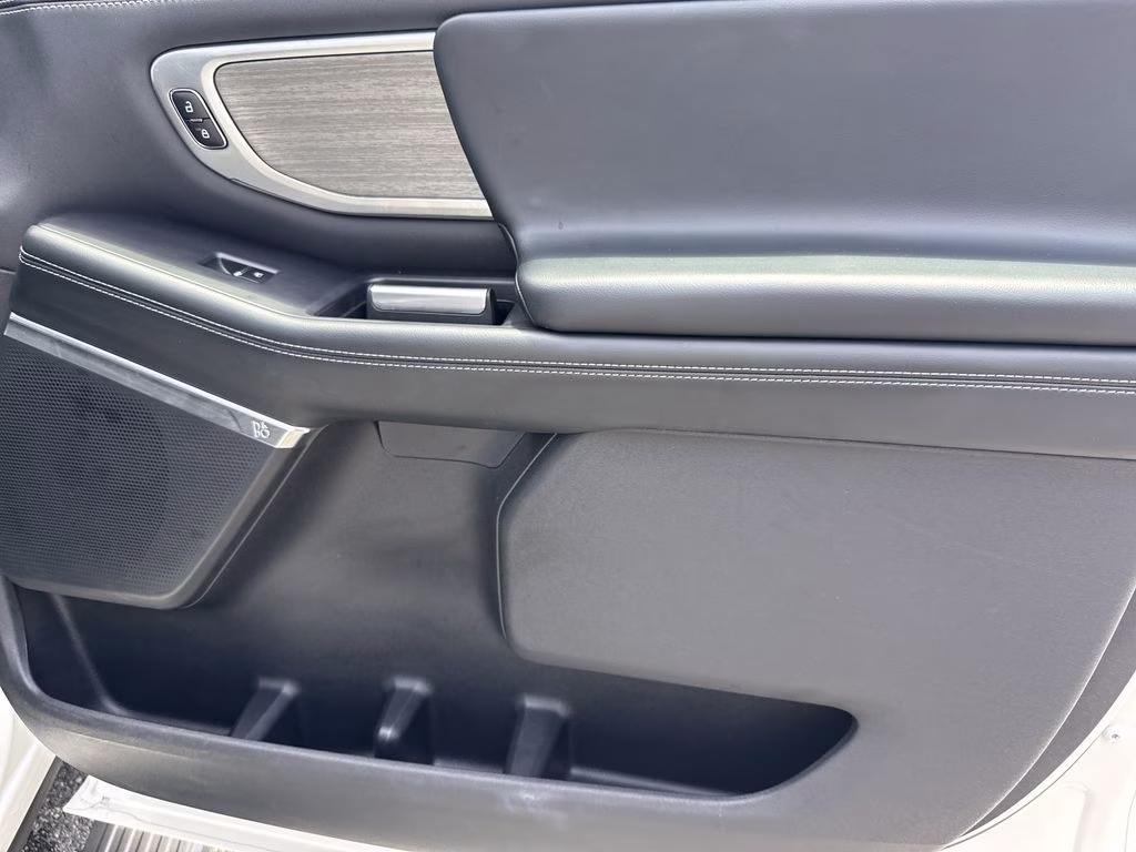 2025 Star White Metallic Tri-Coat Ford Expedition Platinum 4X4 SUV