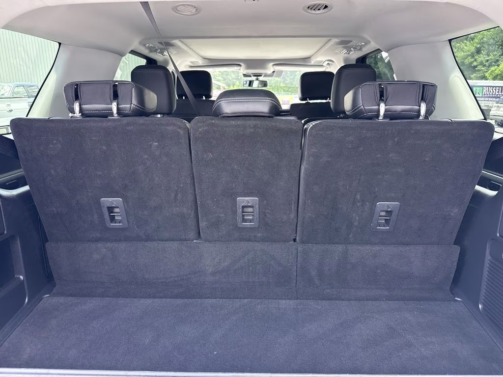 2025 Star White Metallic Tri-Coat Ford Expedition Platinum 4X4 SUV