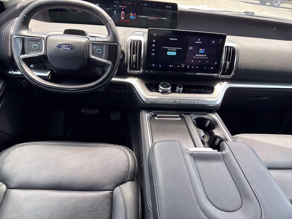 2025 Star White Metallic Tri-Coat Ford Expedition Platinum 4X4 SUV