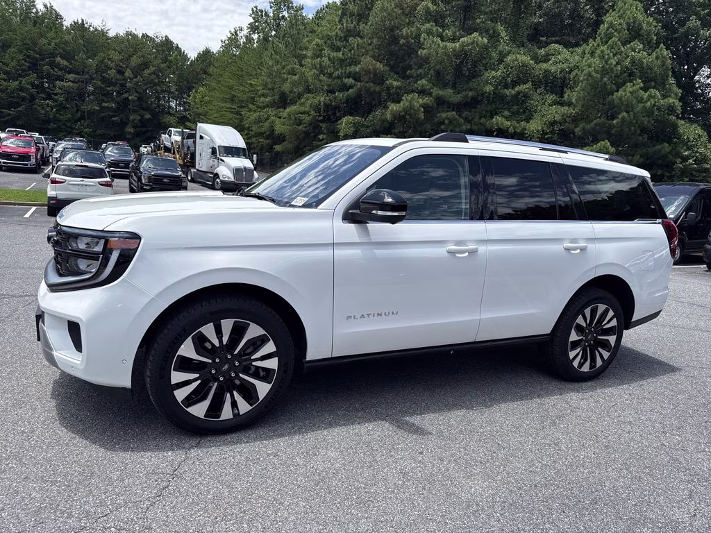 2025 Star White Metallic Tri-Coat Ford Expedition Platinum 4X4 SUV
