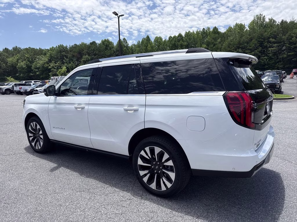 2025 Star White Metallic Tri-Coat Ford Expedition Platinum 4X4 SUV