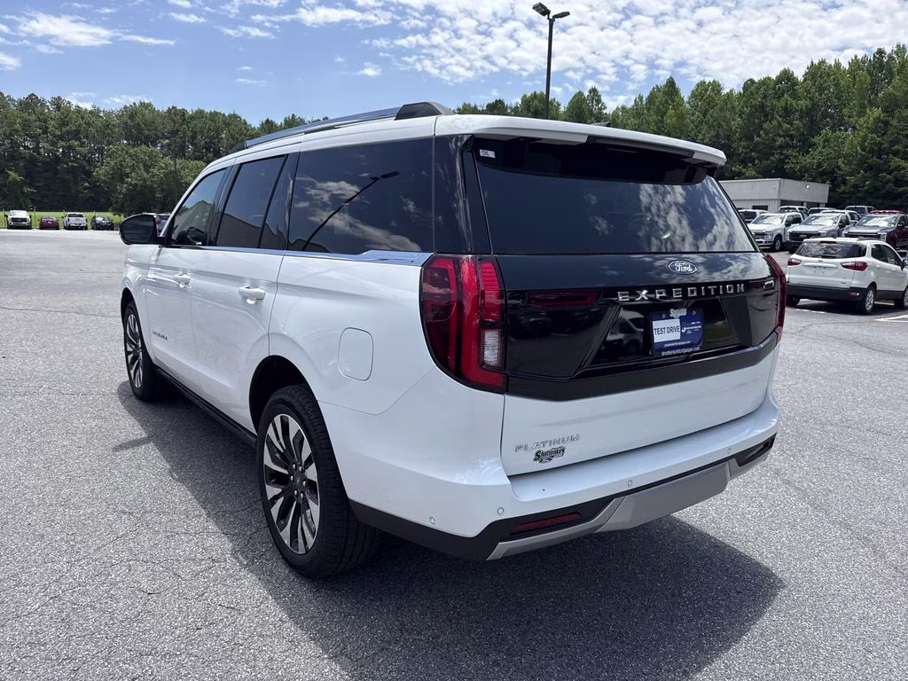 2025 Star White Metallic Tri-Coat Ford Expedition Platinum 4X4 SUV