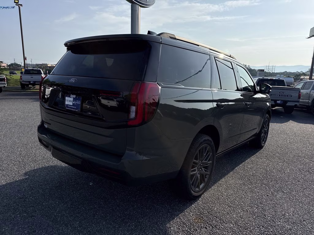 2025 Wild Green Ford Expedition Platinum 4X4 SUV