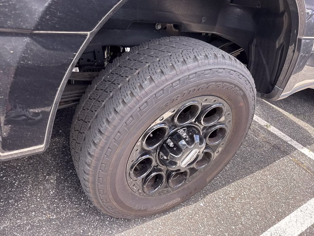 2025 Agate Black Metallic Ford Super Duty F-350 SRW Lariat 4X4 Truck
