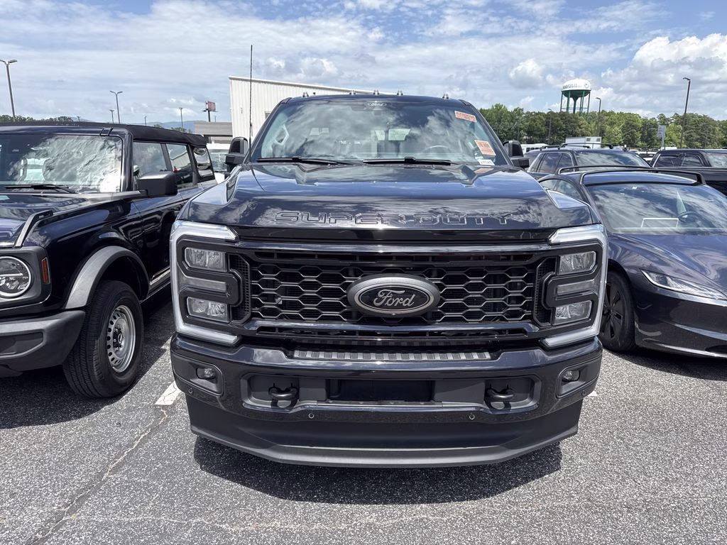 2025 Agate Black Metallic Ford Super Duty F-350 SRW Lariat 4X4 Truck