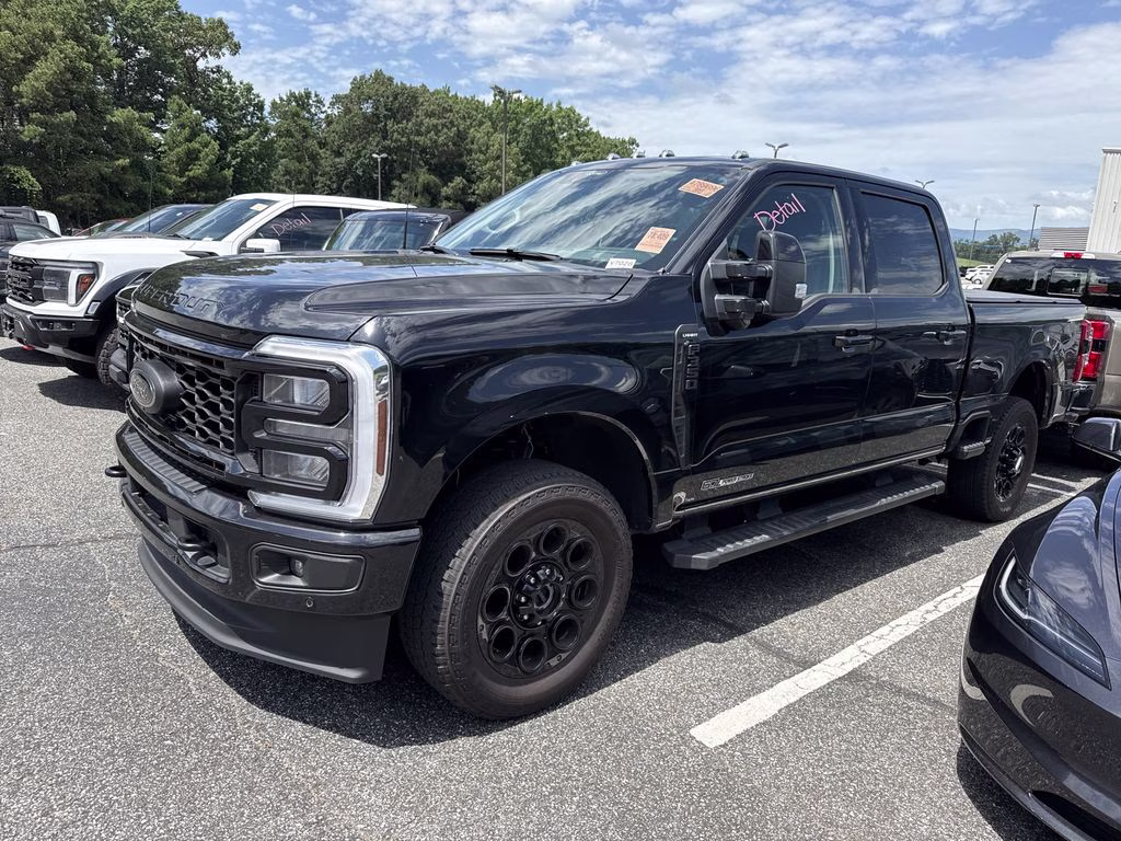 2025 Agate Black Metallic Ford Super Duty F-350 SRW Lariat 4X4 Truck