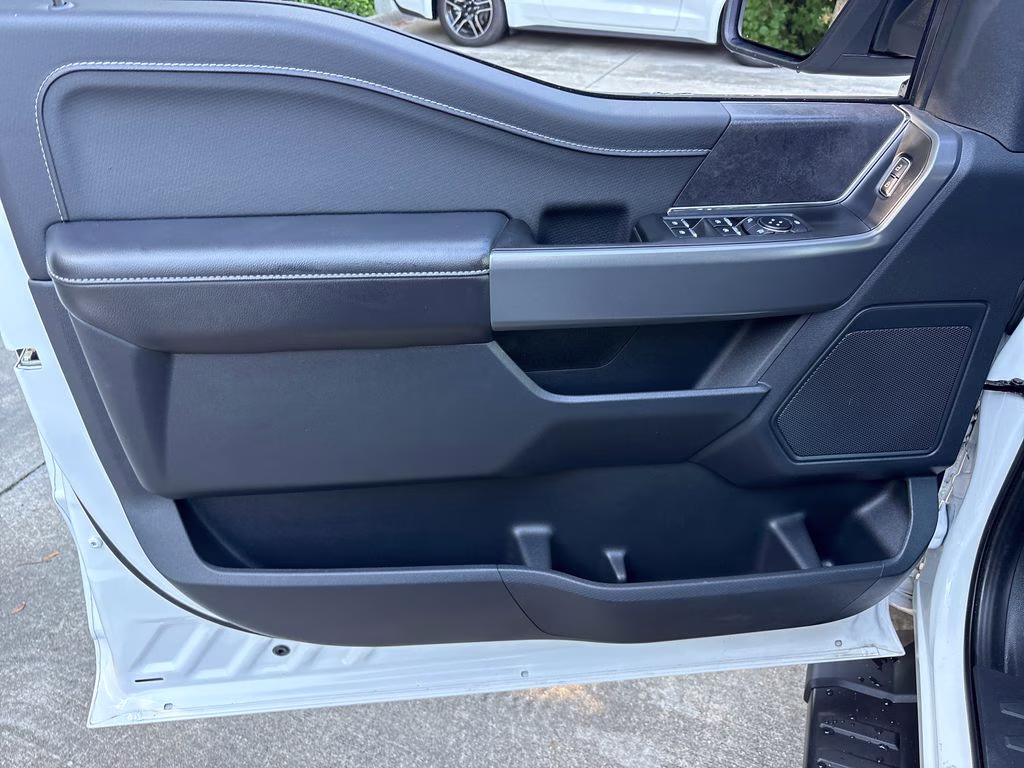 2025 Oxford White Ford F-150 XLT RWD Truck