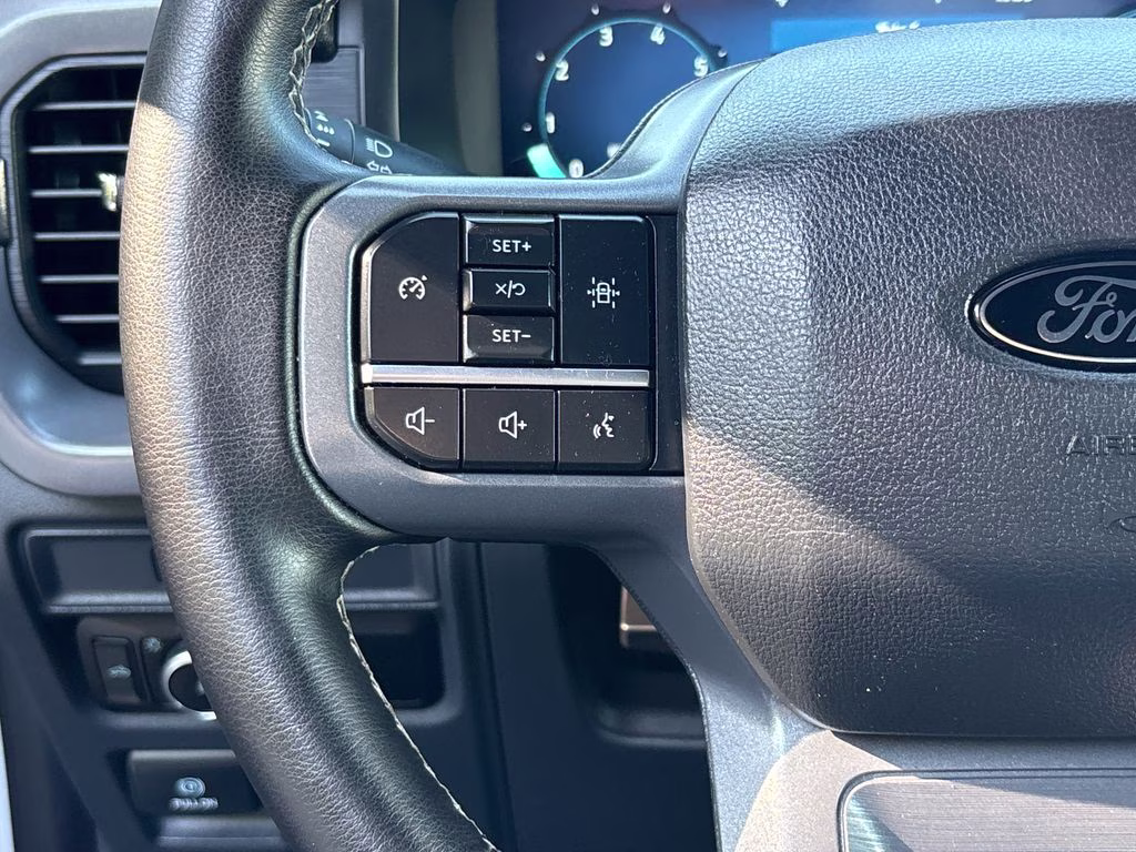 2025 Oxford White Ford F-150 XLT RWD Truck