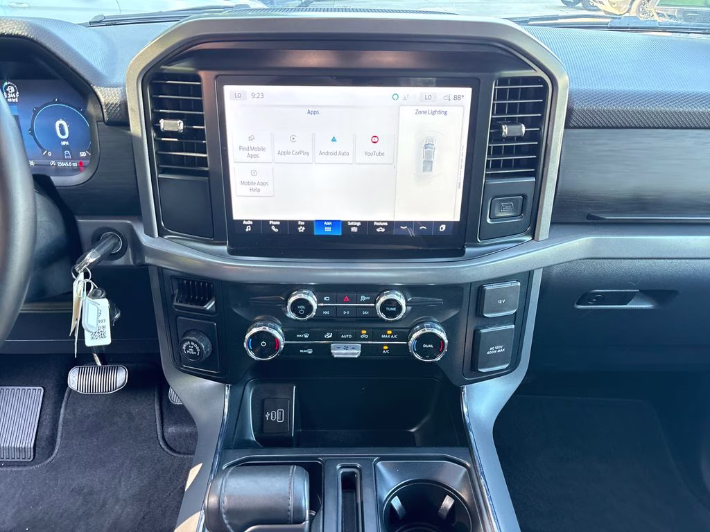 2025 Oxford White Ford F-150 XLT RWD Truck
