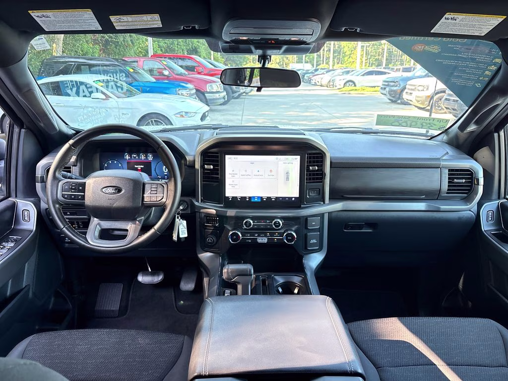 2025 Oxford White Ford F-150 XLT RWD Truck